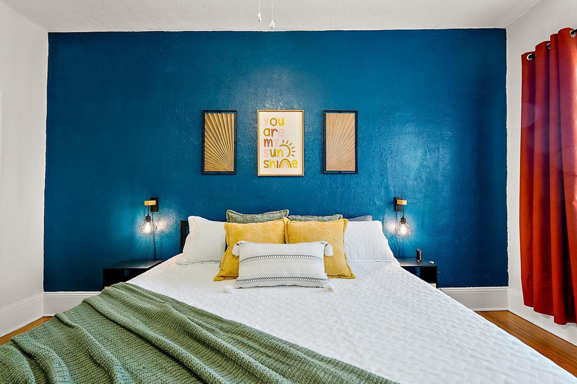 Downtown Den-King Bed~Heart Of Eustis~Queen Sleeper~Upstairs~Bright & Happy 外观 照片